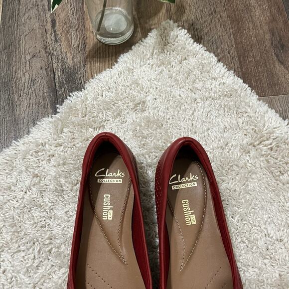 Clarks 6 M Red Leather Perforated Espadrille Danelly Adira Slip-On Ballet Flats - Picture 3 of 6